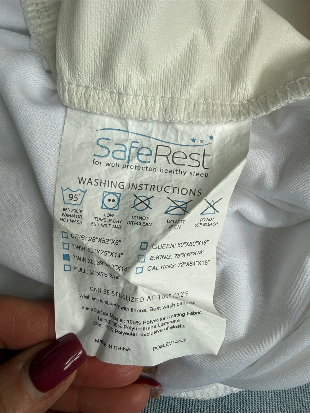 College Dorm Fitted Mattress Cover - Lightweight Protection